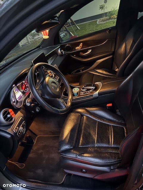 Mercedes-Benz GLC - 38