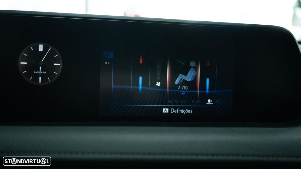 Lexus UX 250h Business - 21