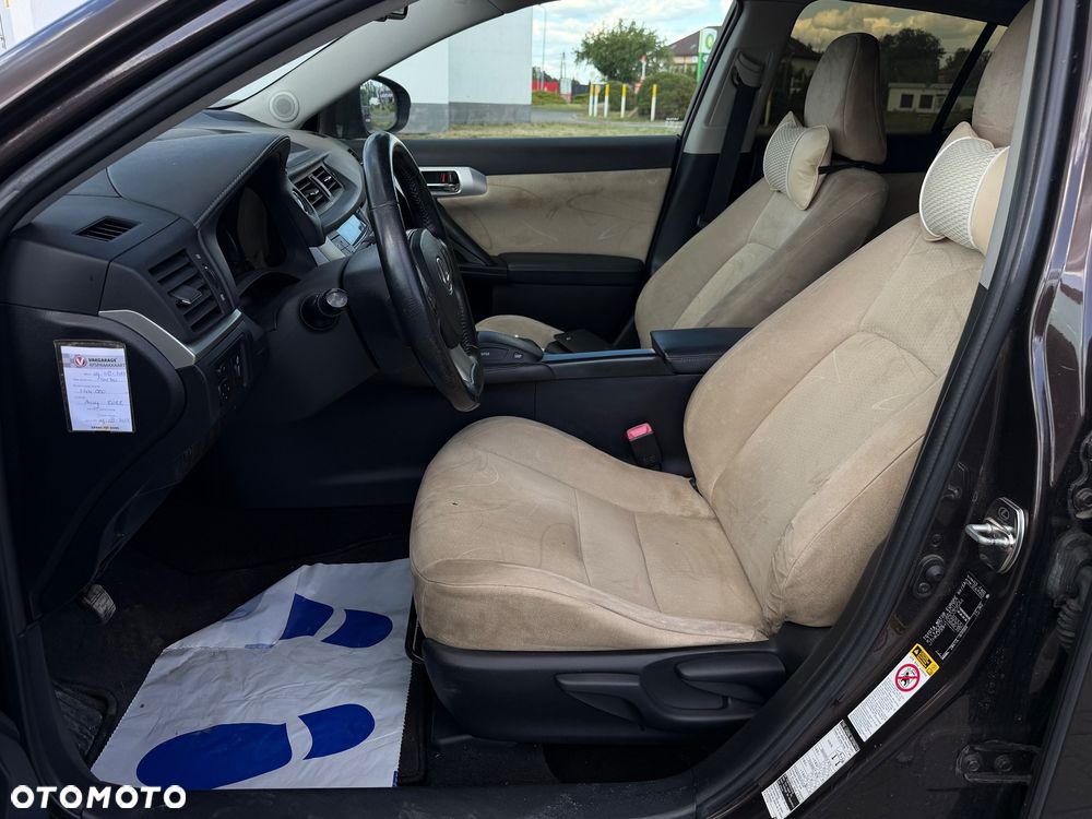 Lexus CT 200h Prestige - 10