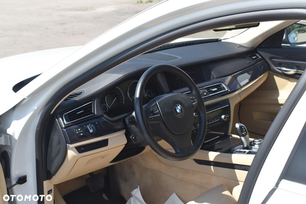 BMW i7 - 21