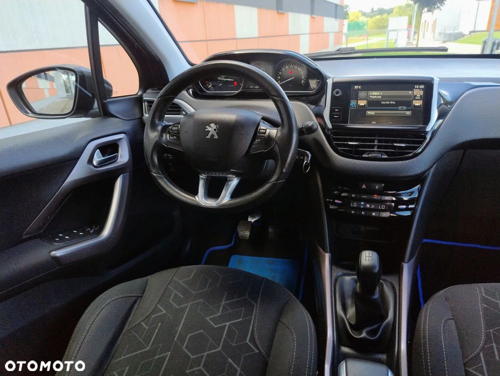 Peugeot 2008 1.2 Pure Tech Allure S&S - 14