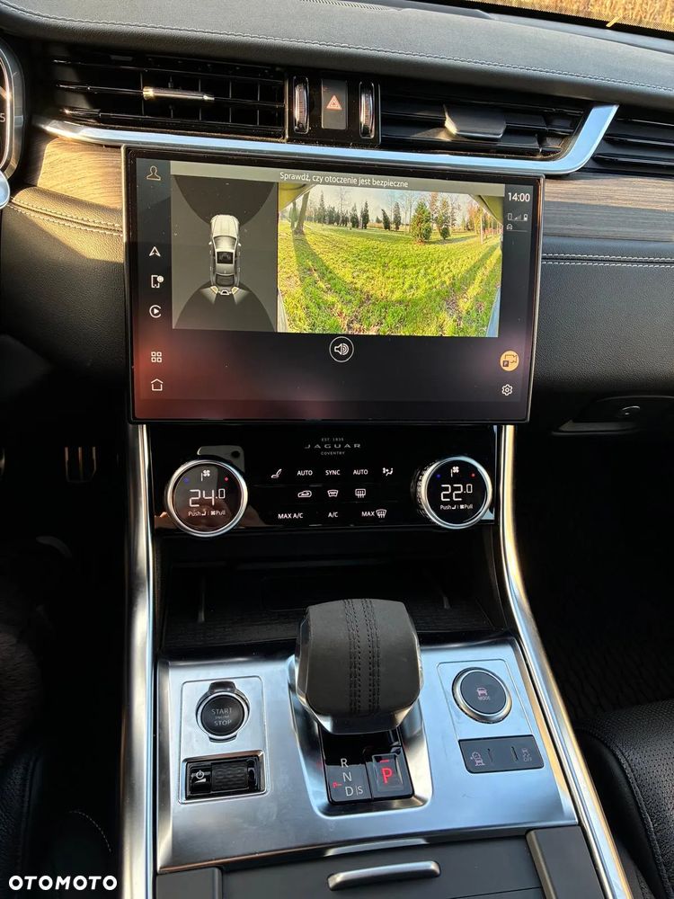 Jaguar XF P300 AWD R-Dynamic SE - 25