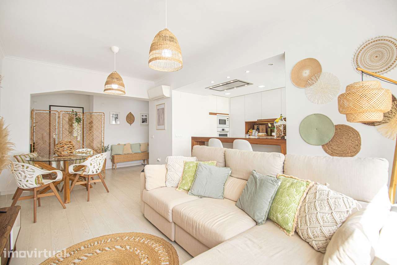 Apartamento T2 totalmente remodelado, acabamentos premium e muita luz - Grande imagem: 3/31