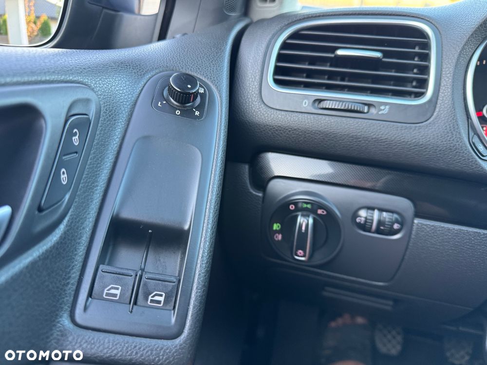 Volkswagen Golf - 29