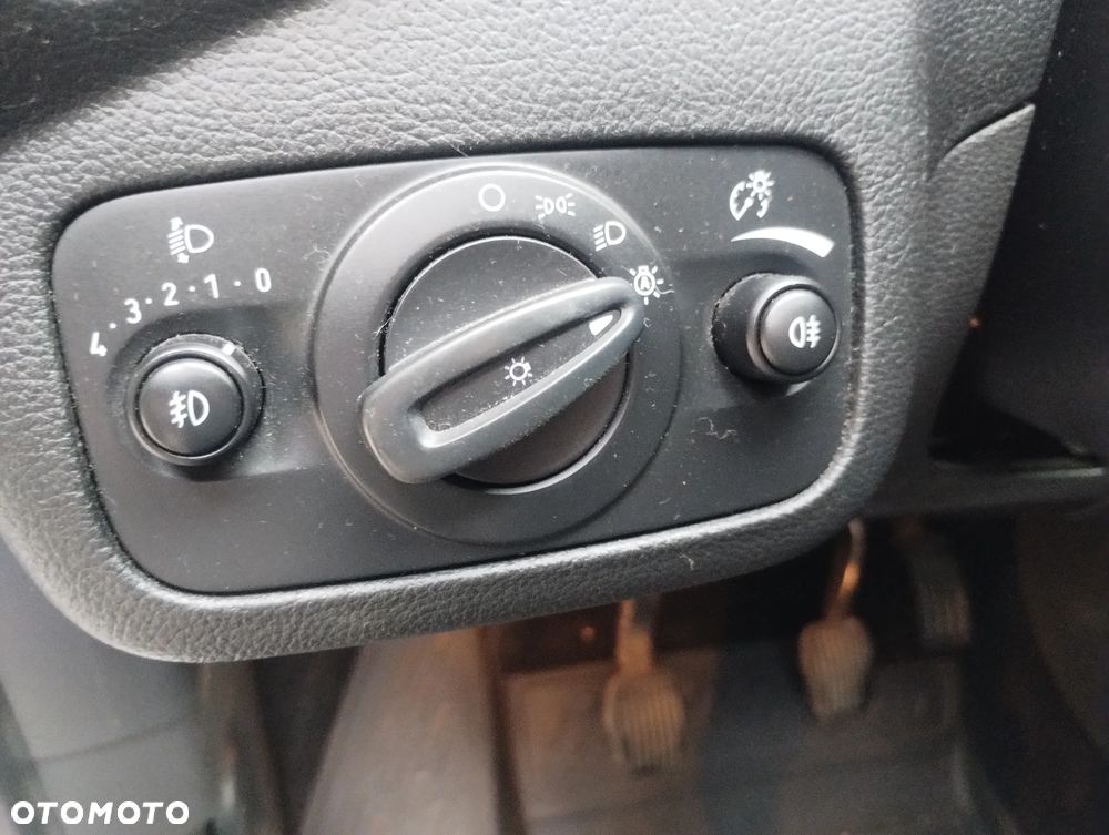 Ford Kuga - 10