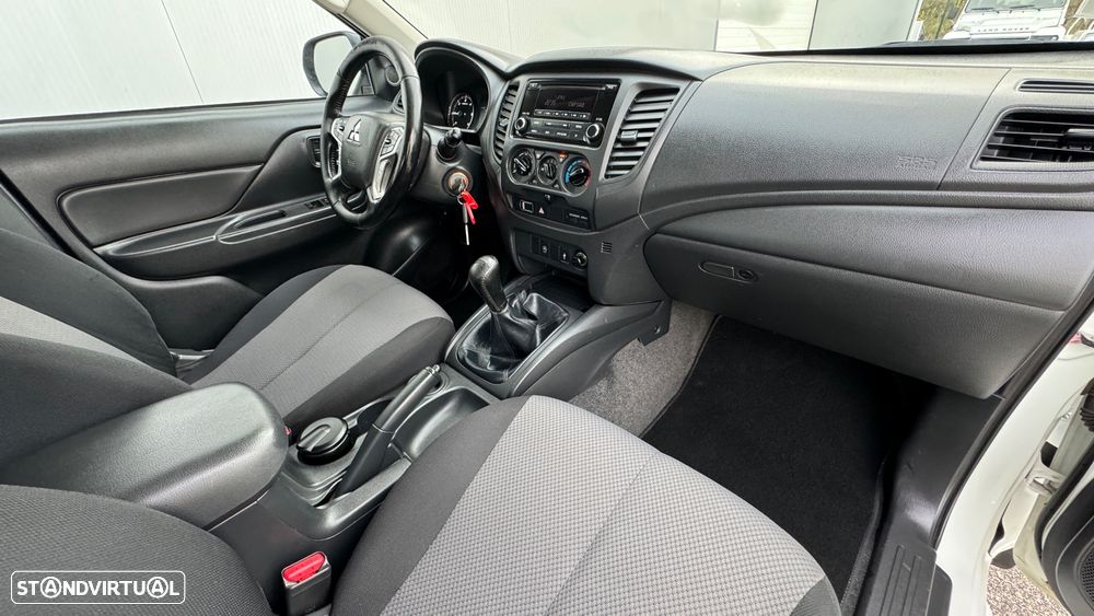 Mitsubishi L-200 Cabine dupla 4X2 - 36