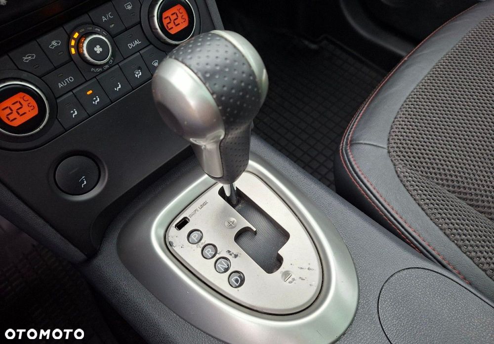 Nissan Qashqai - 25