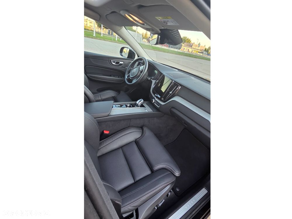 Volvo XC 60 B5 B AWD Ultra Dark - 9
