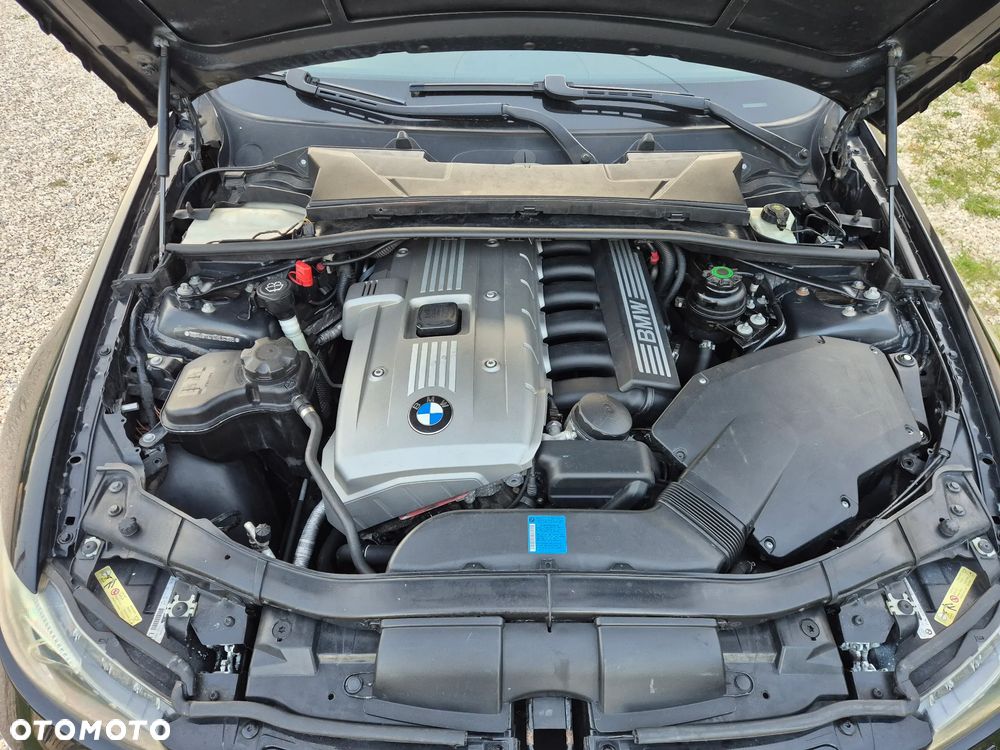 BMW Seria 3 325i - 24