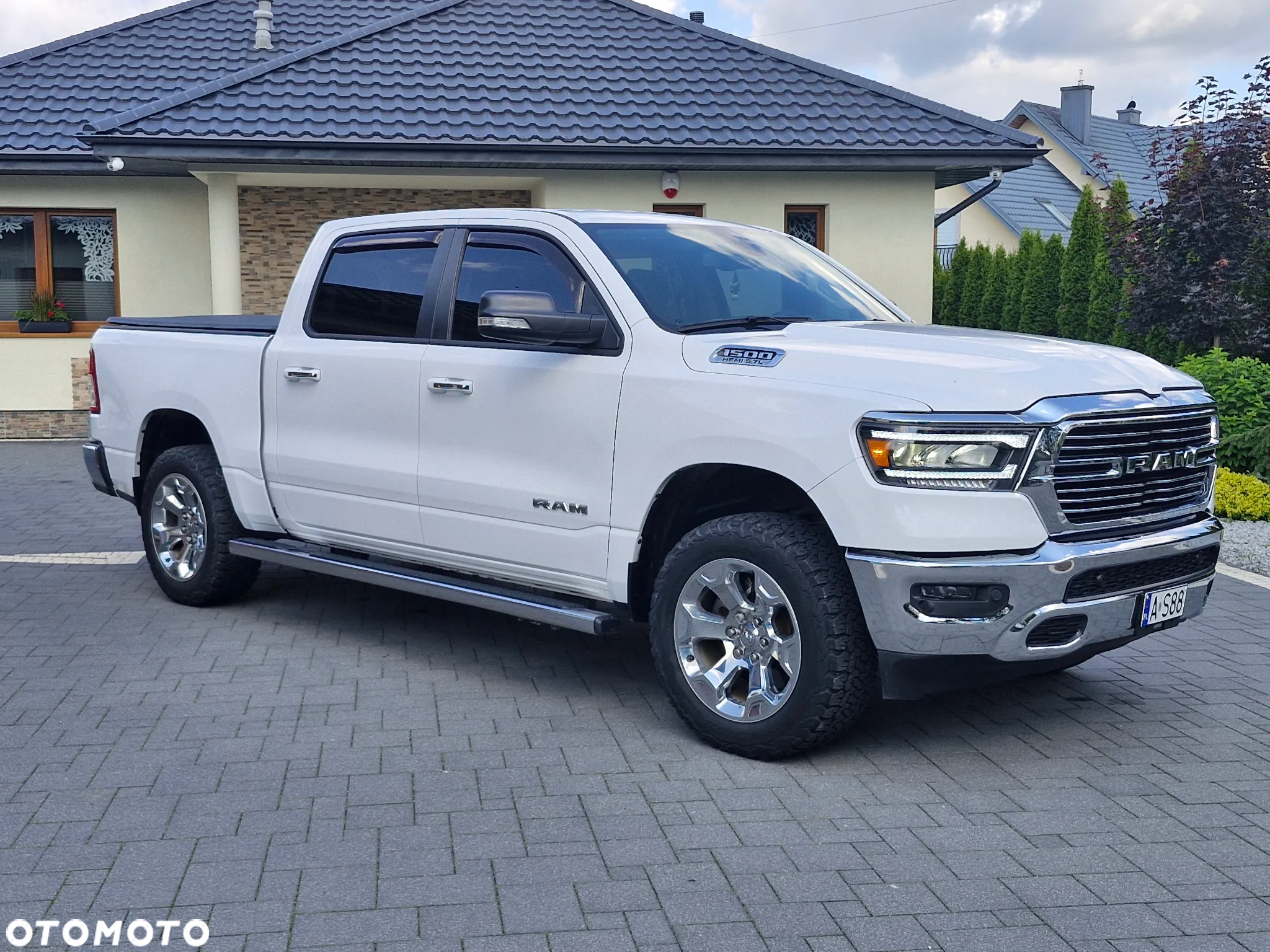 Dodge RAM 1500 5.7 4x4 - 2