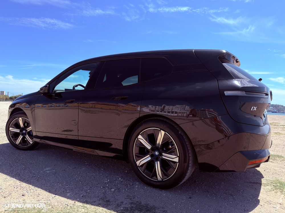 BMW iX xDrive 50 Pack Desportivo — fotografia 15