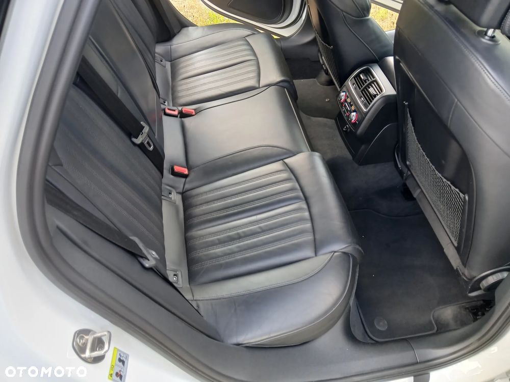 Audi A6 Avant - 16