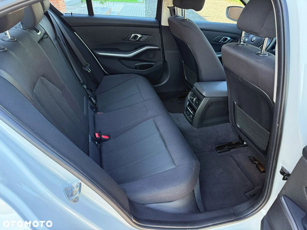 BMW Seria 3 318i Advantage - 6