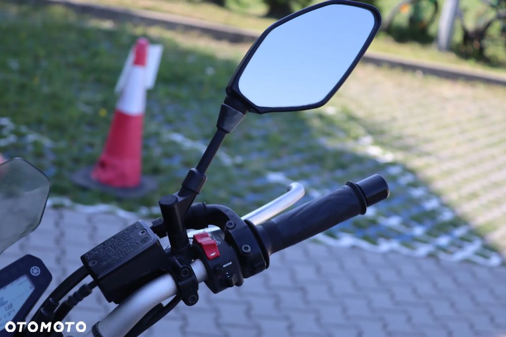 Yamaha MT - 21