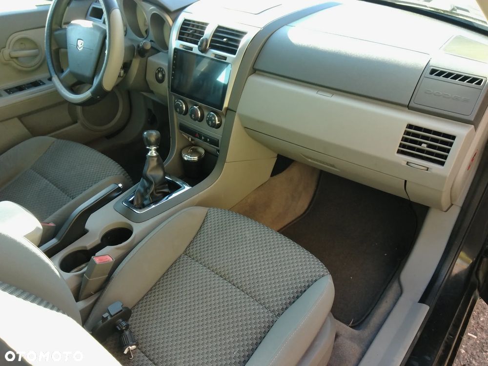 Dodge Avenger - 12