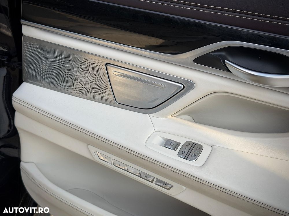 BMW Seria 7 740Li - 25