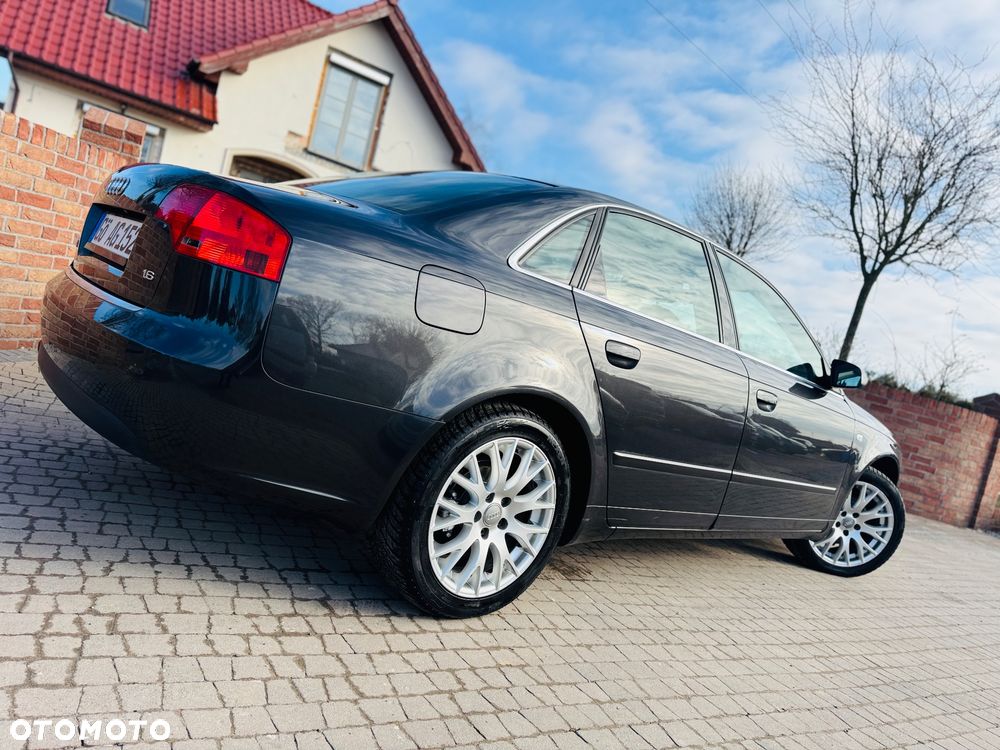 Audi A4 Limousine - 14