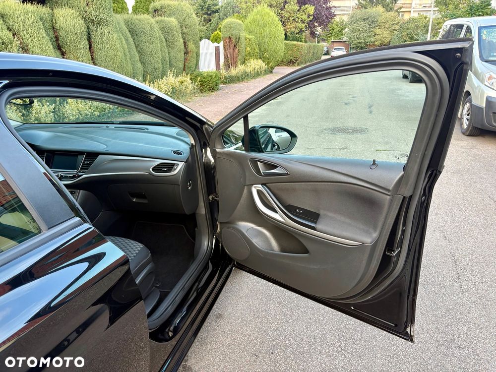 Opel Astra 1.4 T Dynamic S&S - 29