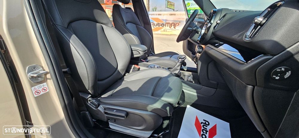 MINI Countryman Cooper SE ALL4 Auto - 17