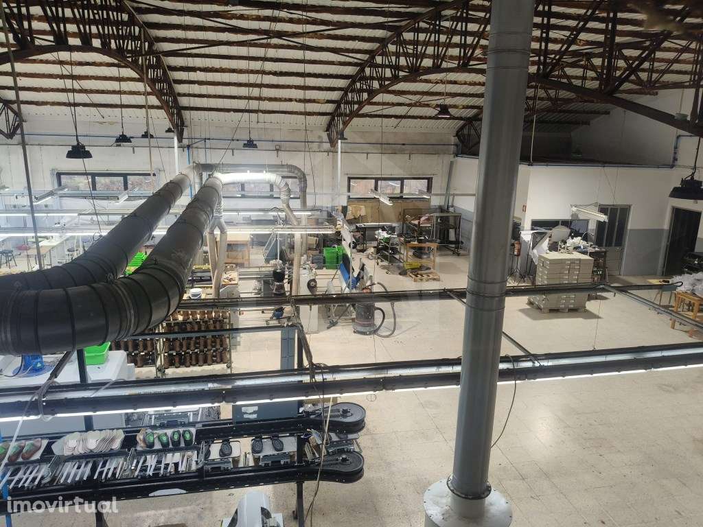 Armazém Industrial em Cesar - Grande imagem: 3/31