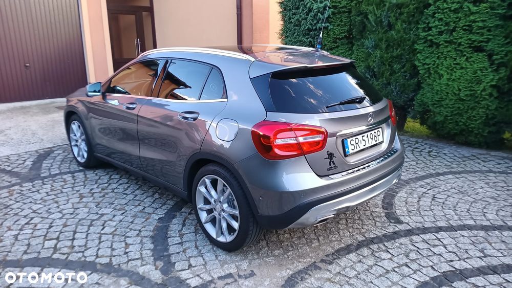 Mercedes-Benz GLA 220 d 4-Matic - 9