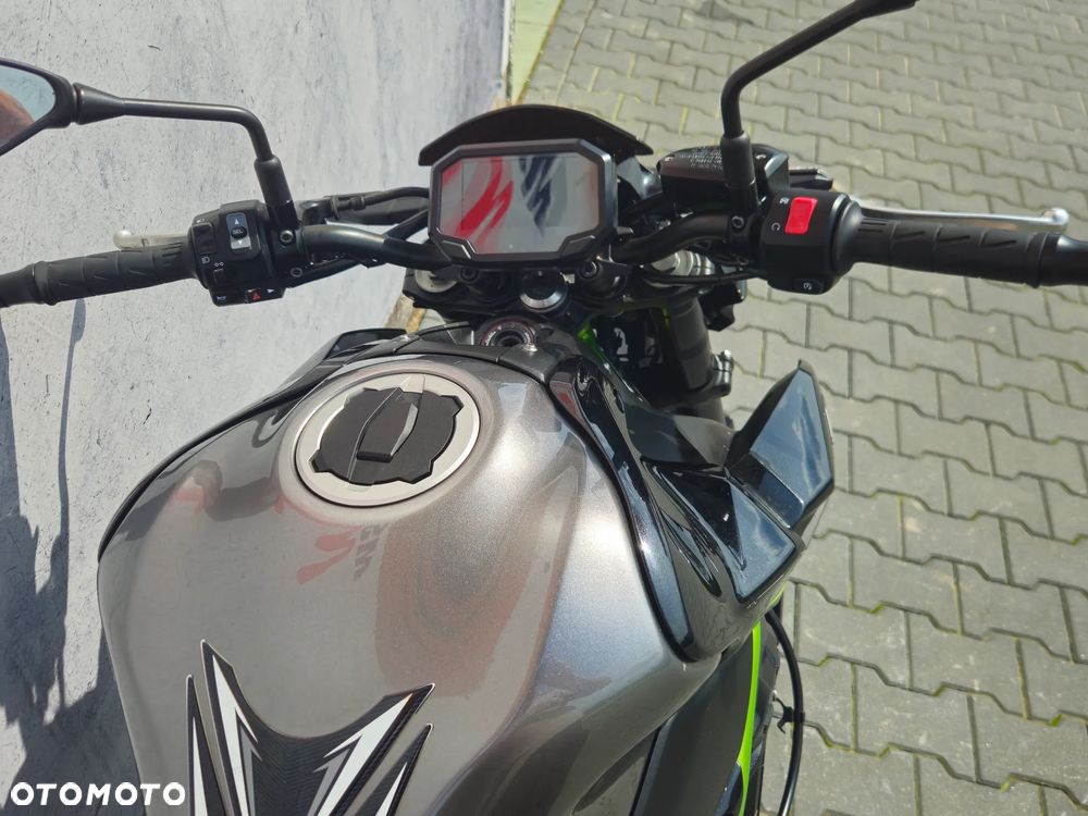 Kawasaki Z 900 - 8