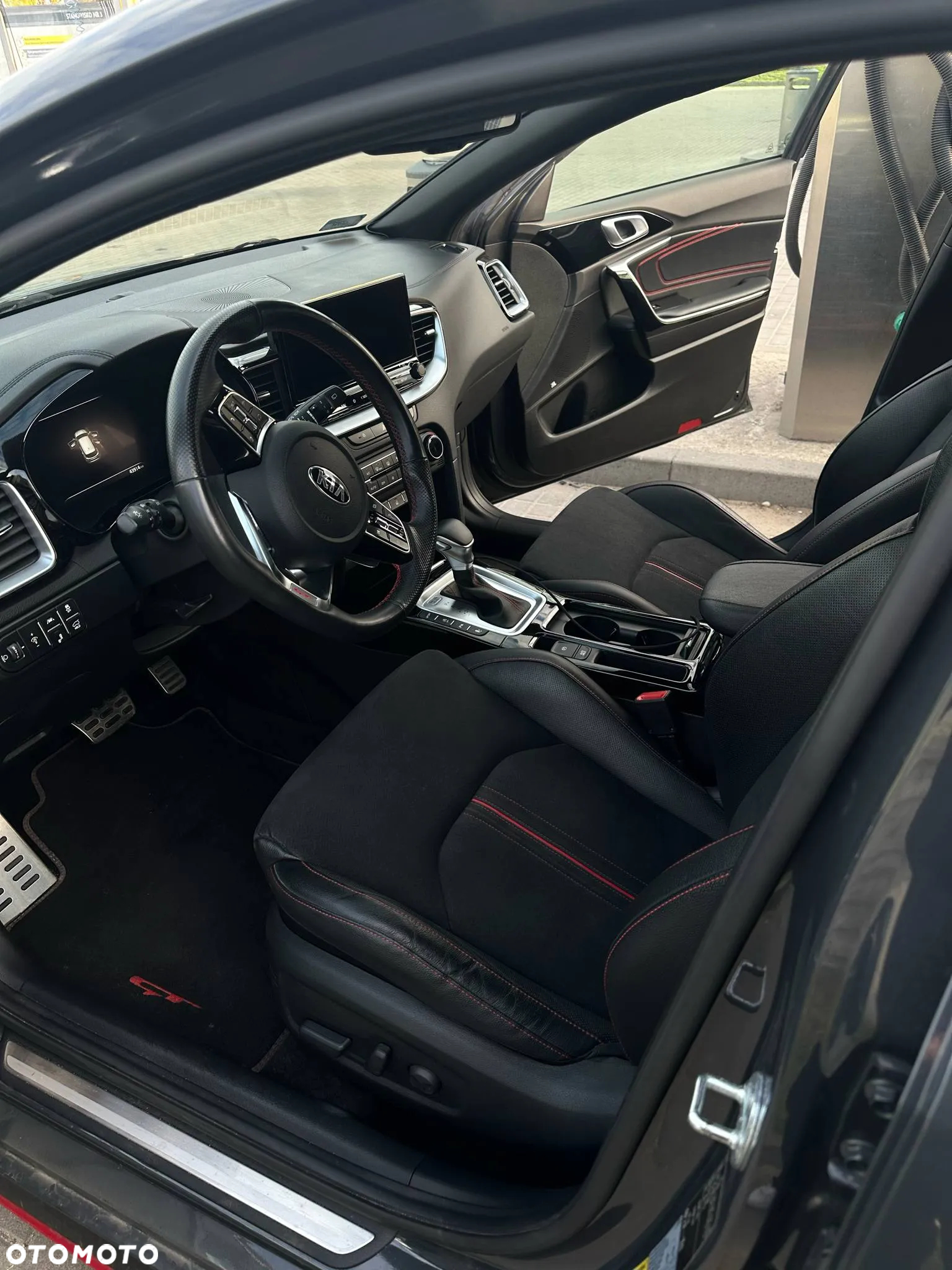 Kia ProCeed 1.6 T-GDI GT DCT - 11