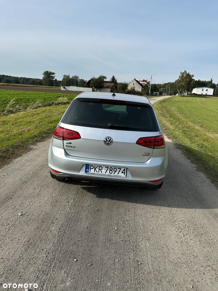 Volkswagen Golf - 6