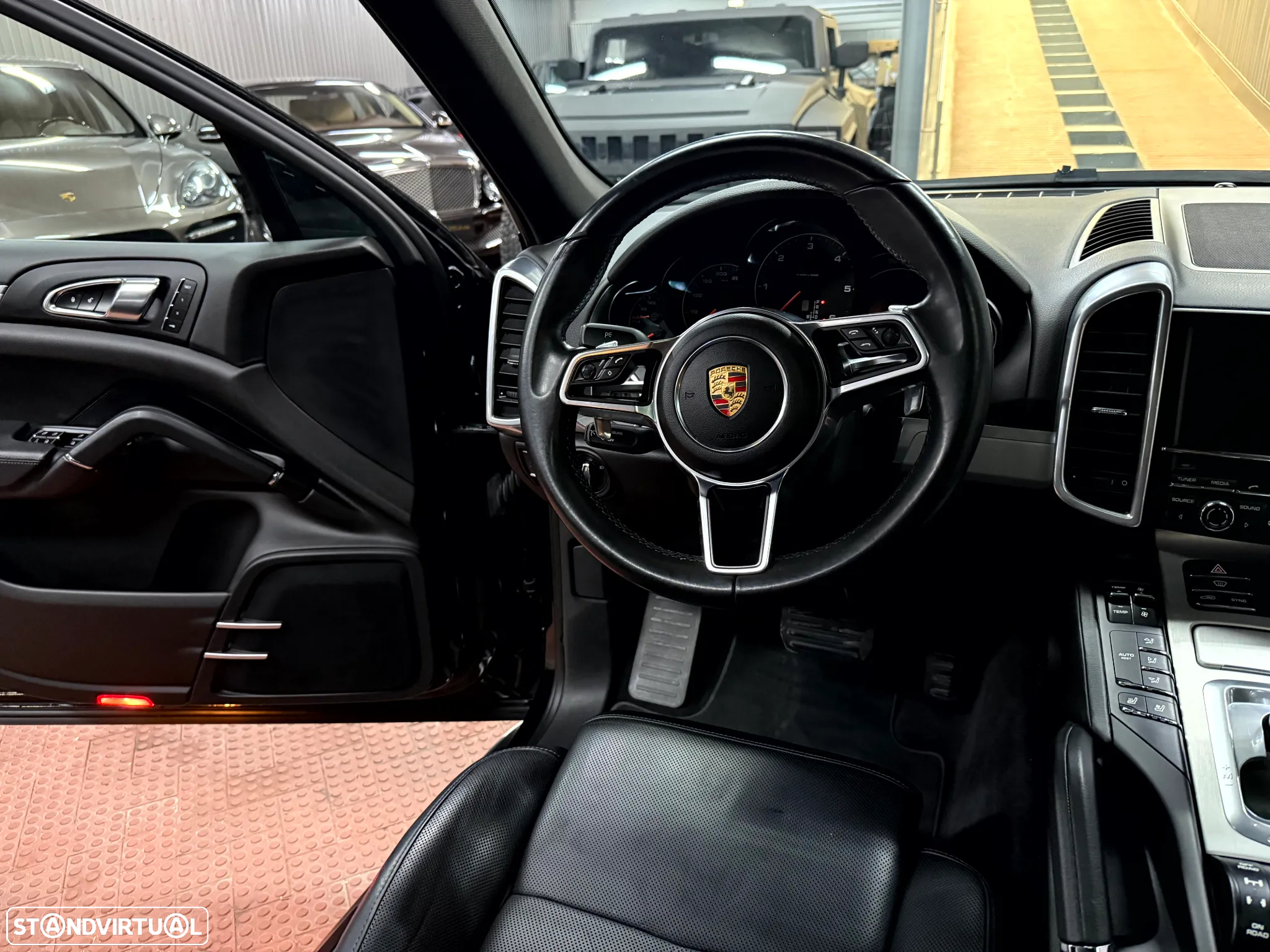 Porsche Cayenne - 26