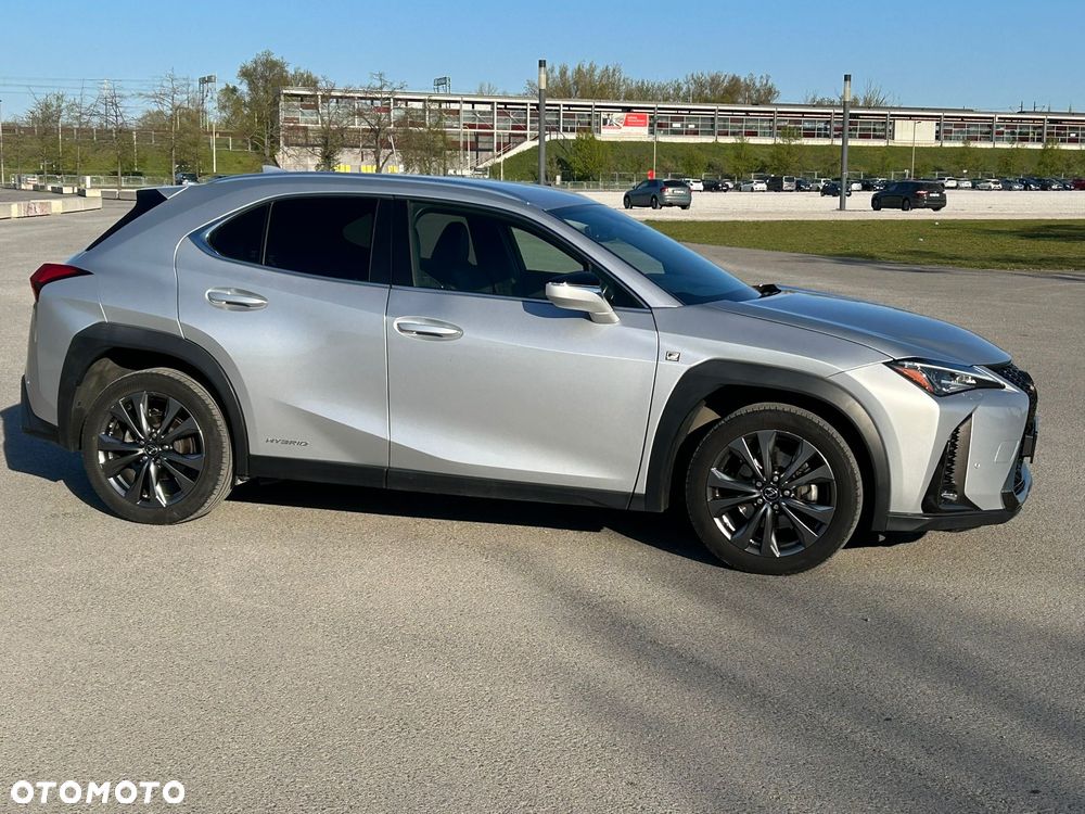 Lexus UX 250h F SPORT - 2