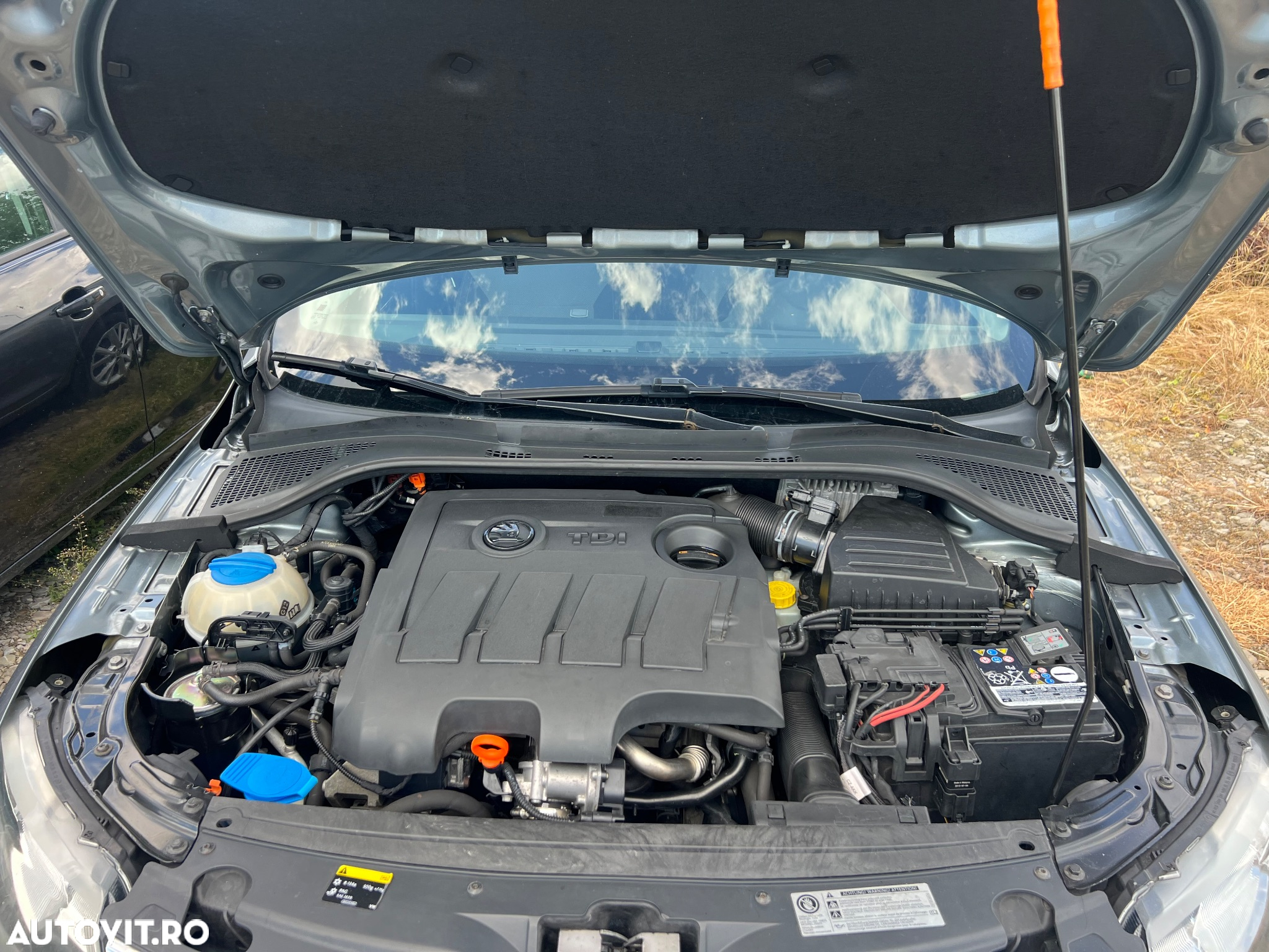 Skoda RAPID 1.6 TDI Elegance - 4