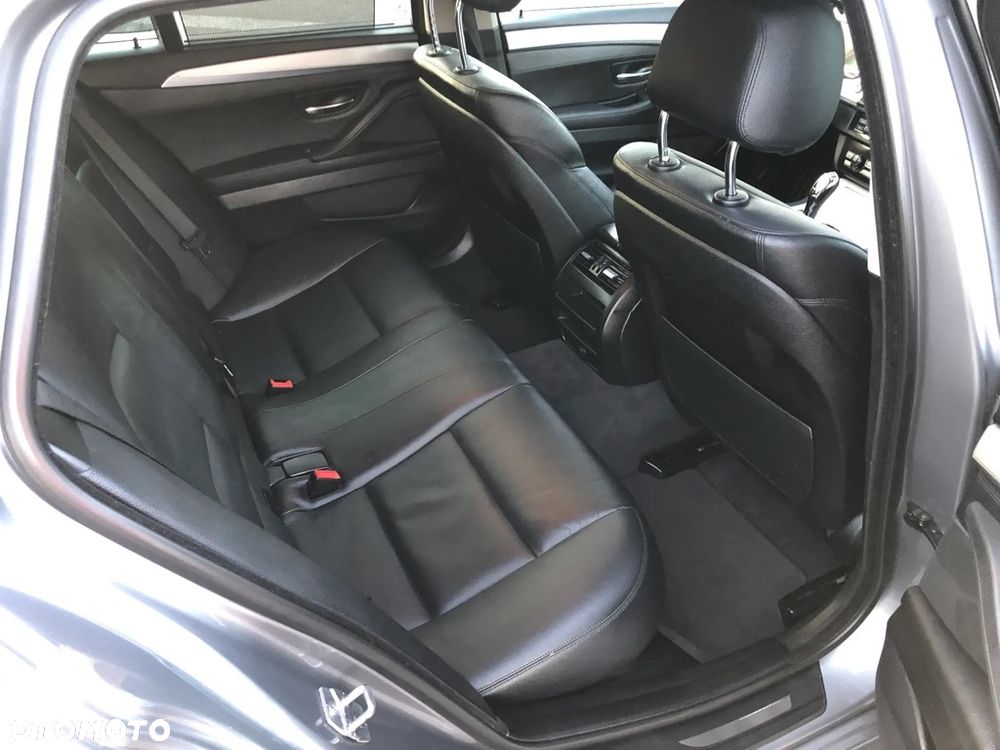 BMW Seria 5 520d - 23