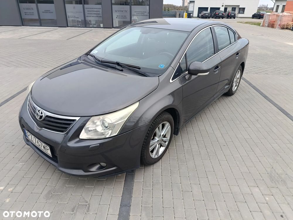 Toyota Avensis - 2