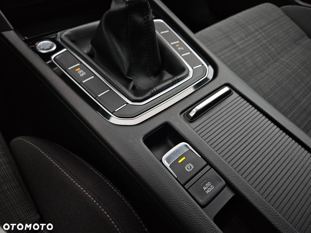 Volkswagen Passat 2.0 TDI EVO Business - 26