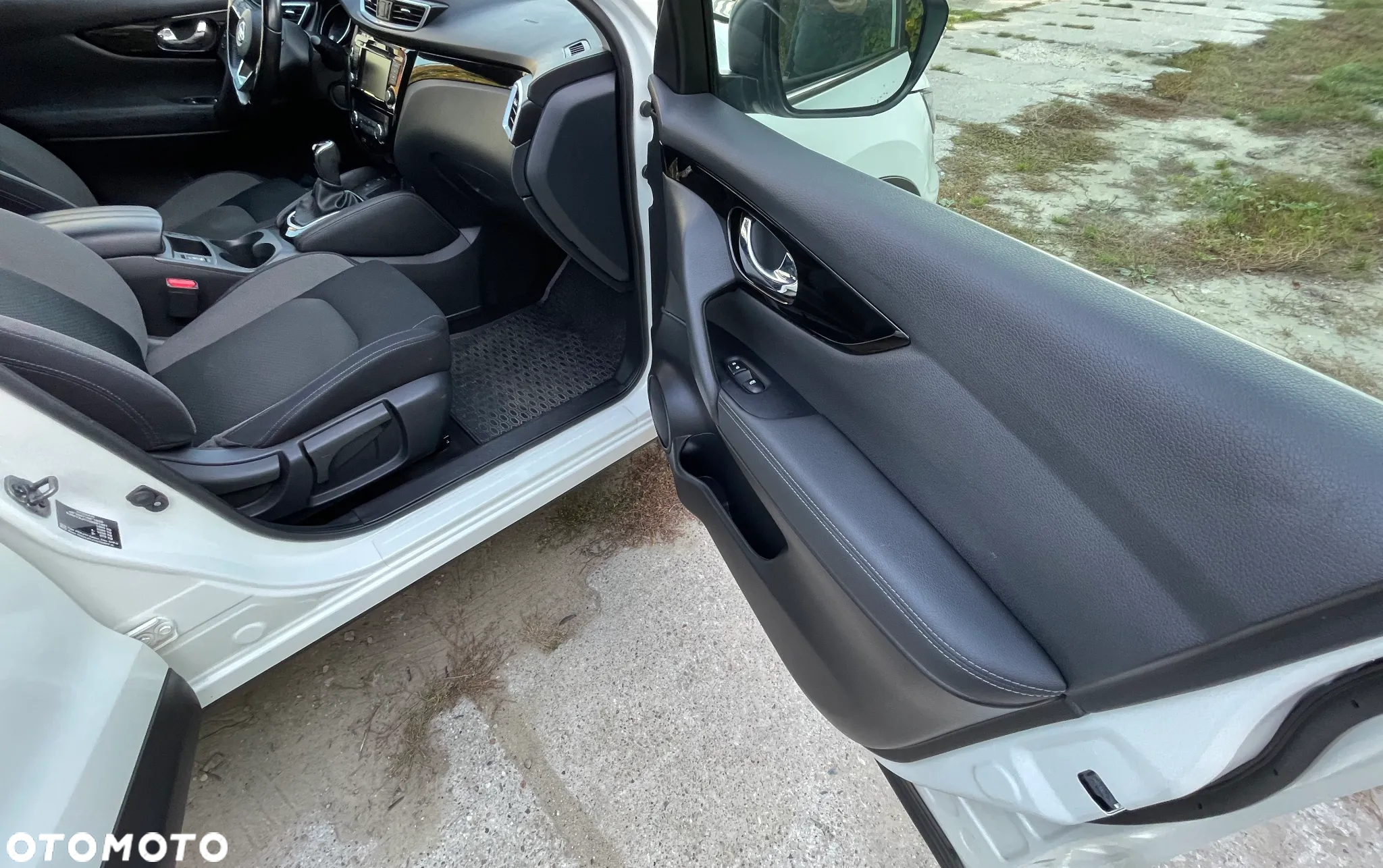 Nissan Qashqai 1.3 DIG-T N-Connecta DCT - 8