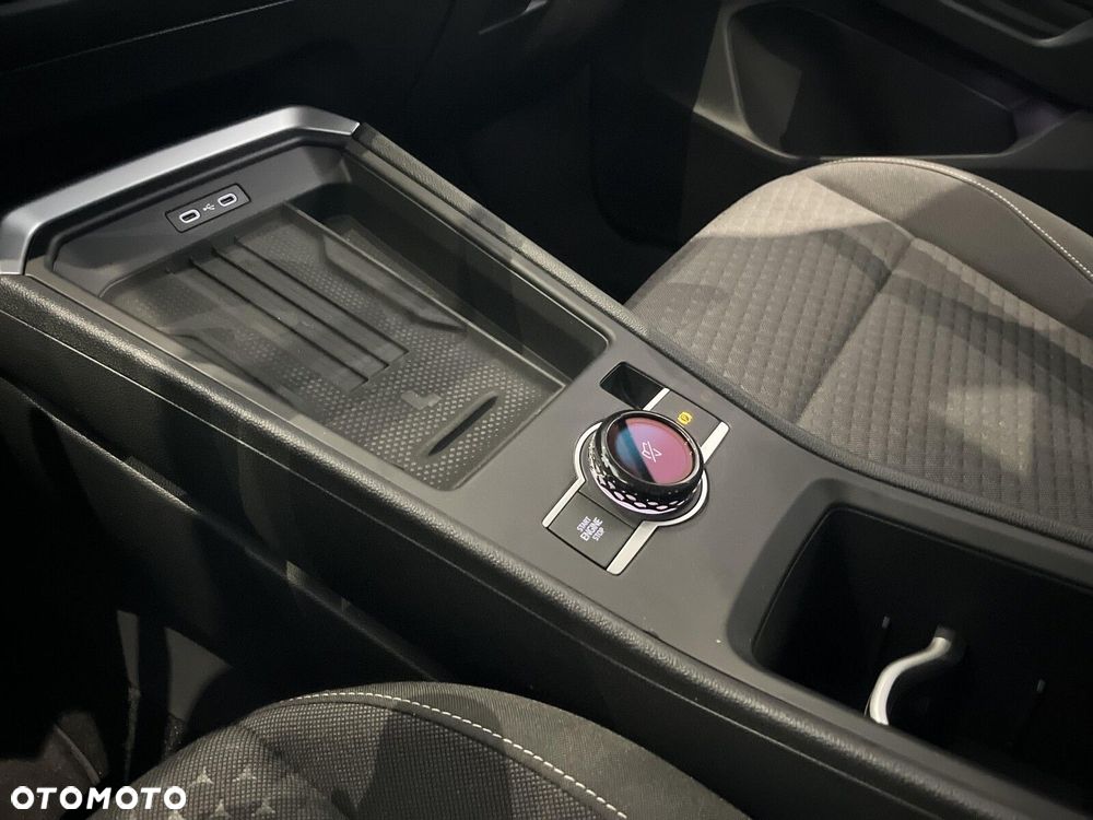 Volkswagen T-Roc - 12