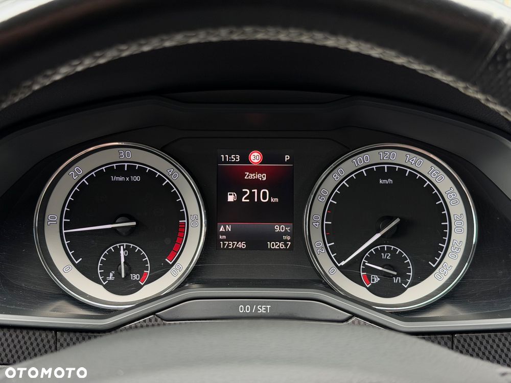 Skoda Superb 2.0 TDI 4x4 Sportline DSG - 38