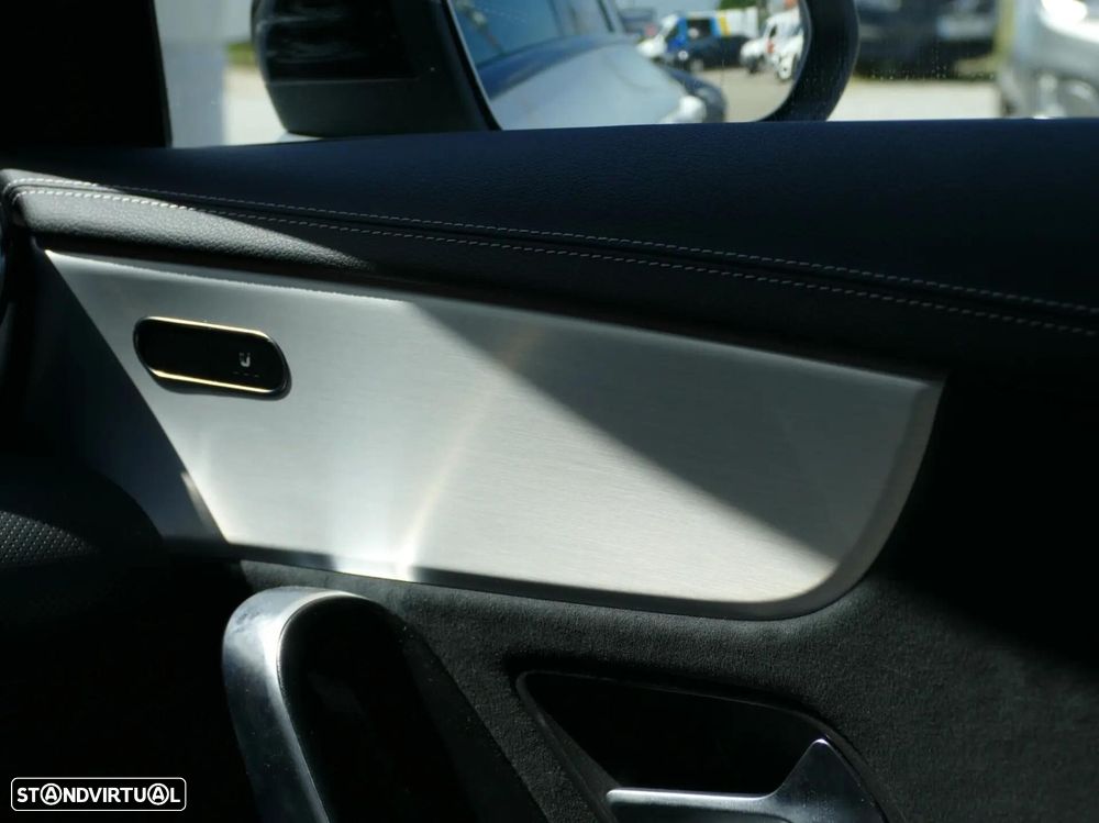 Mercedes-Benz CLA 250 e Shooting Brake AMG Line - 35