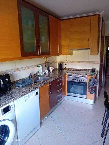 Apartamento t2+arrumo+parqueamento - Grande imagem: 5/12