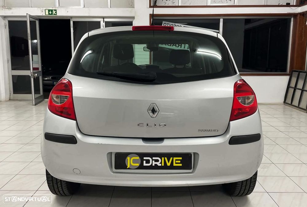 Renault Clio 1.2 16V Dynamique - 10