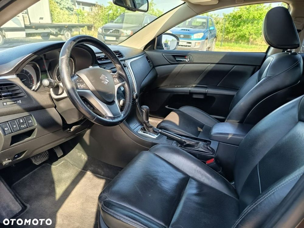 Suzuki Kizashi 2.4 Sport 4WD CVT - 9