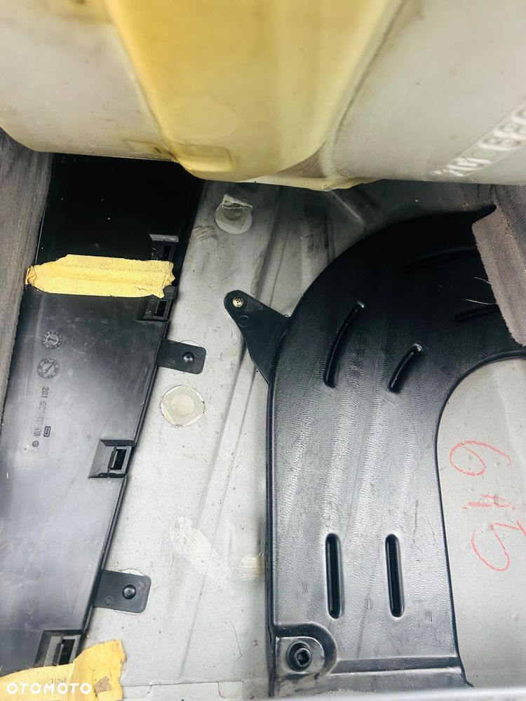 Mercedes-Benz W201 (190) - 21