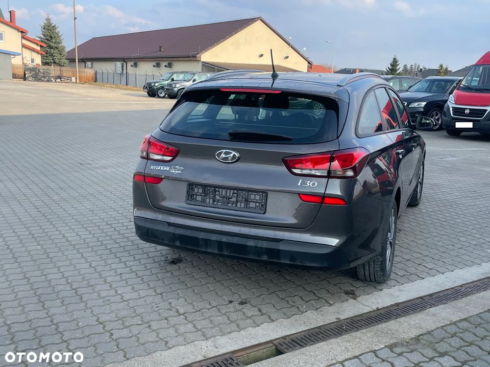 Hyundai i30 blue 1.6 CRDi Passion - 14