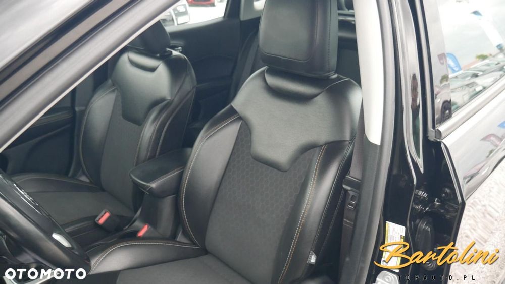 Jeep Compass - 17