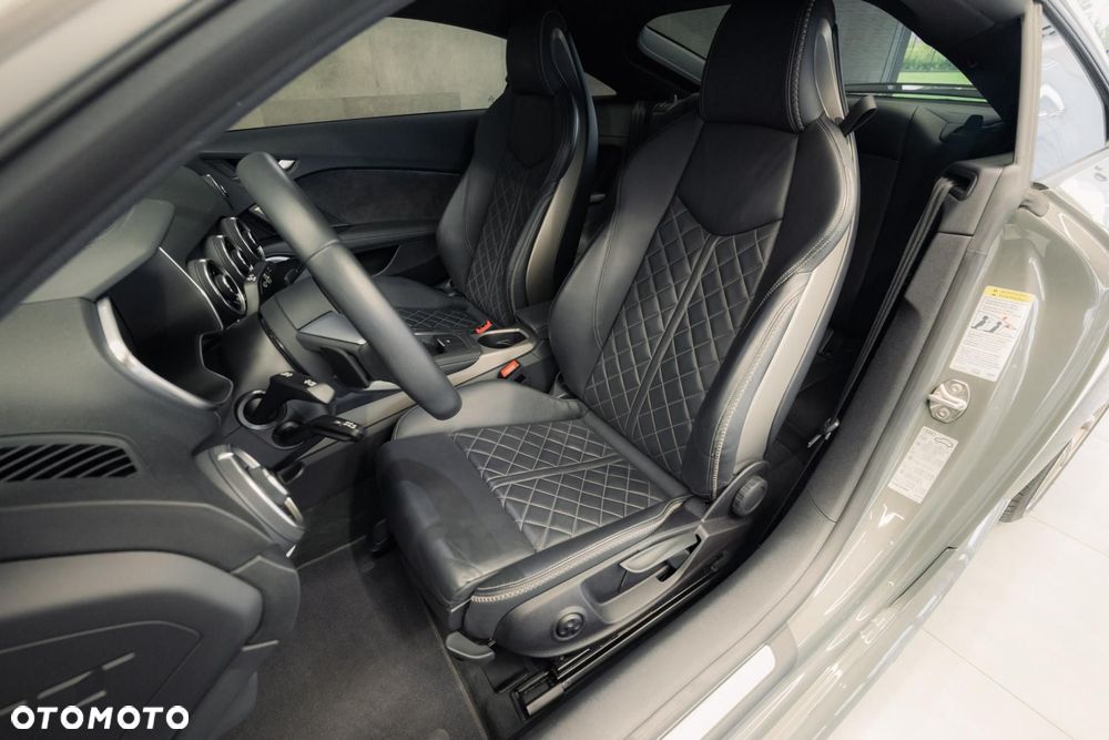 Audi TT Coupé - 13