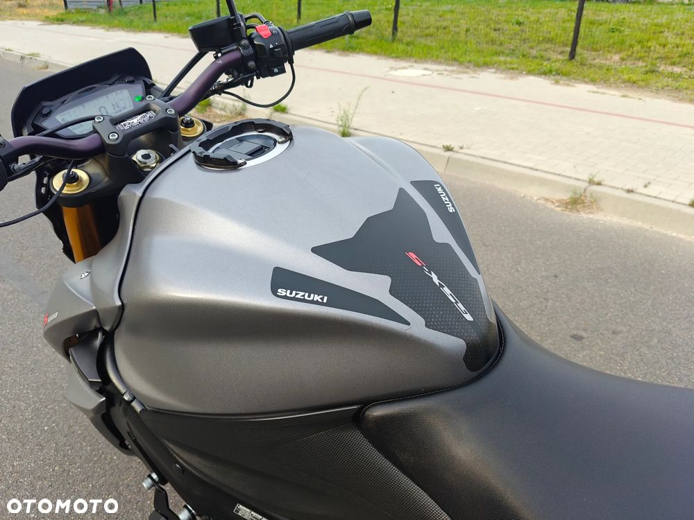Suzuki GSX - 20