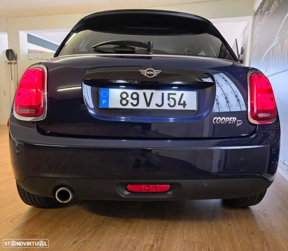 MINI 5 Portas Cooper D Auto - 12