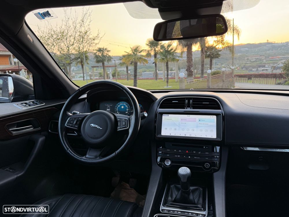 Jaguar F-Pace 20d R-Sport - 8