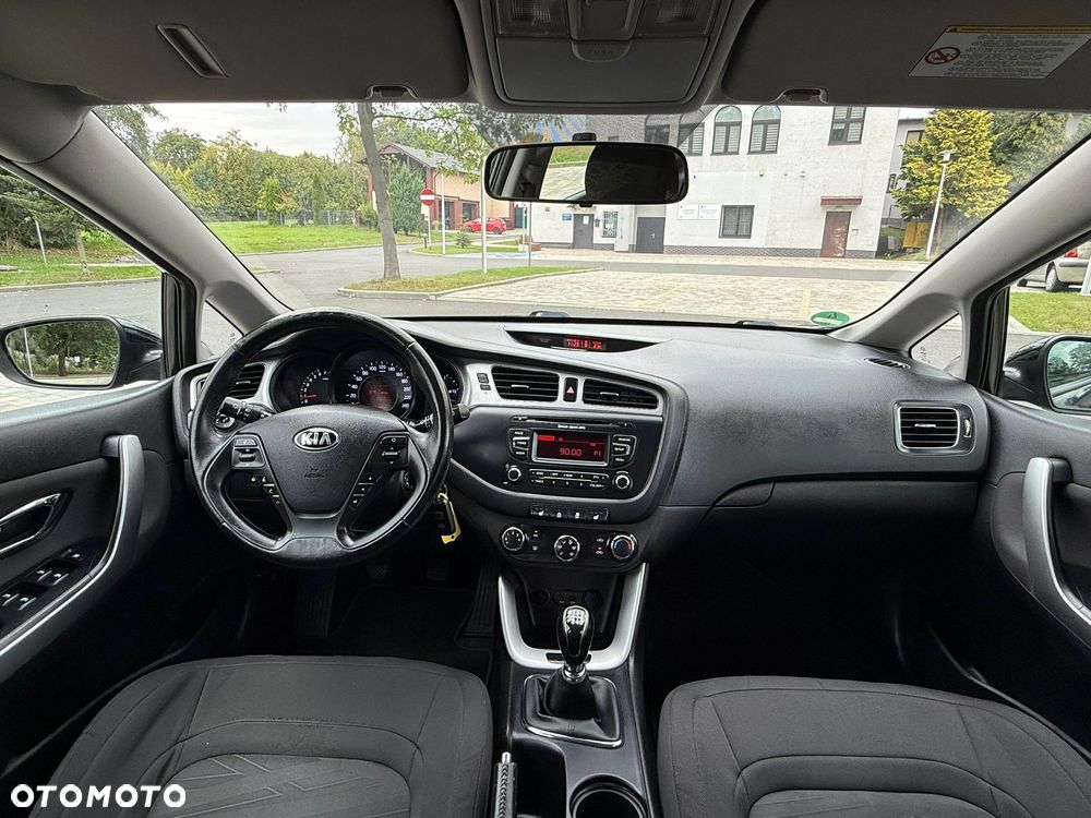 Kia Ceed 1.6 GDI Dream-Team Edition - 12