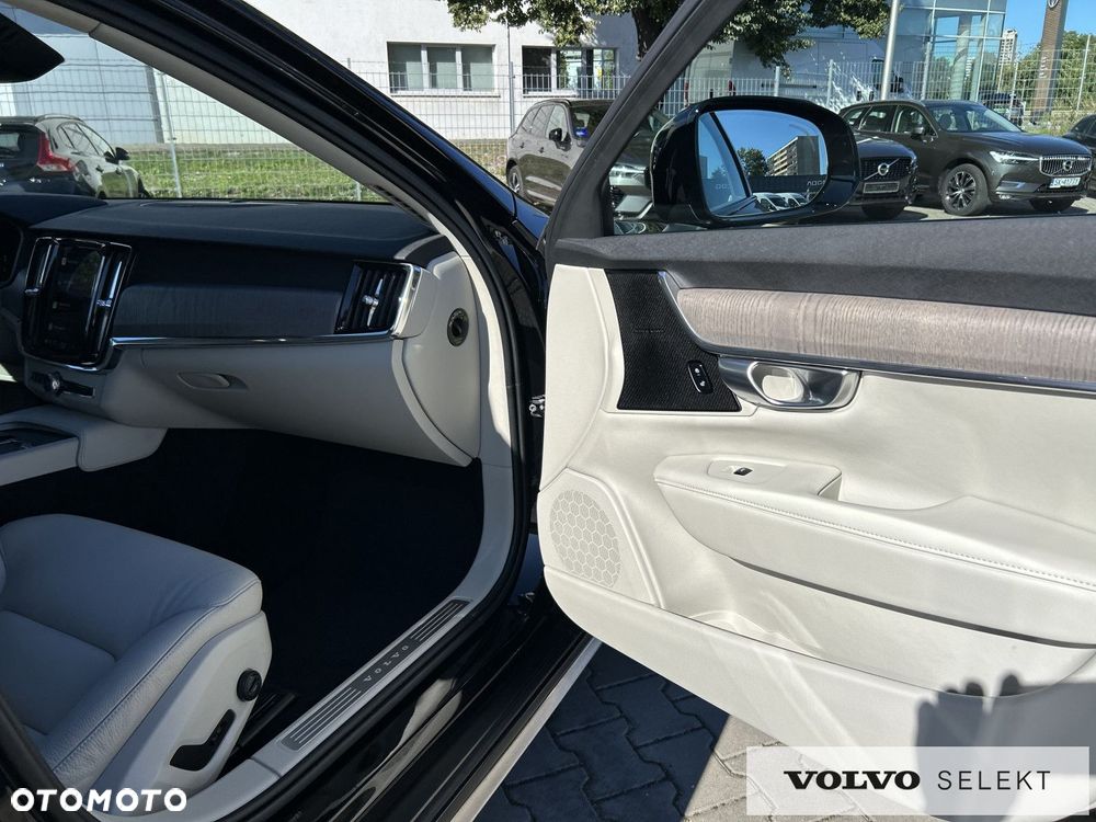 Volvo V90 Cross Country - 23